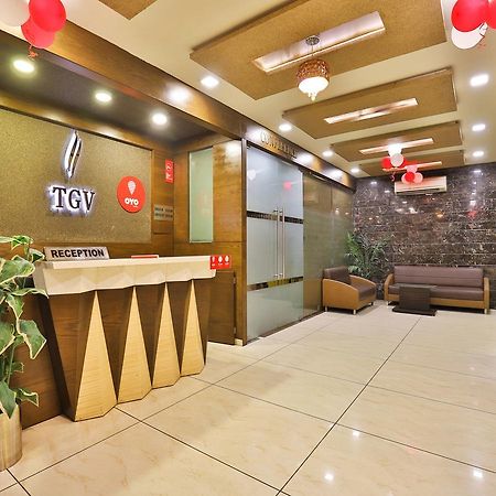 Oyo 13253 The Grand Vinayak Hotel Ahmedabad Exteriör bild